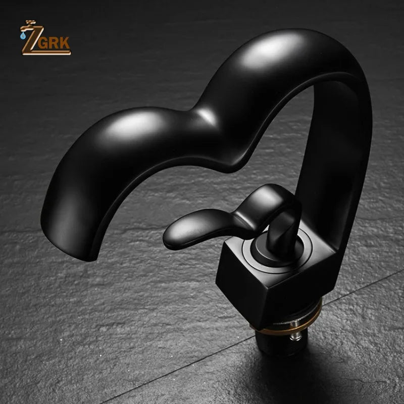 Brass Bathroom Waterfall Faucet Hot Cold Basin Sink Tap Creative Heart-shaped Bath Vanity Mixer Faucets torneira pia banheiro Innova Techno