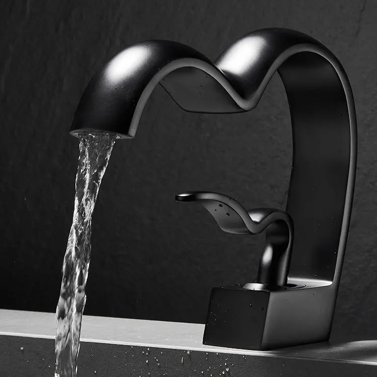 Brass Bathroom Waterfall Faucet Hot Cold Basin Sink Tap Creative Heart-shaped Bath Vanity Mixer Faucets torneira pia banheiro Innova Techno