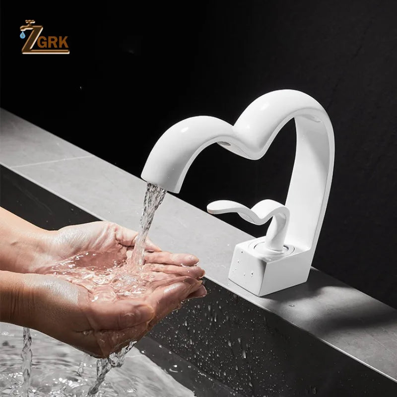 Brass Bathroom Waterfall Faucet Hot Cold Basin Sink Tap Creative Heart-shaped Bath Vanity Mixer Faucets torneira pia banheiro Innova Techno