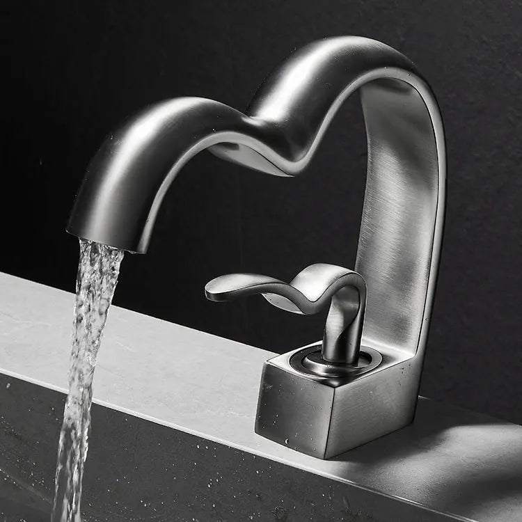 Brass Bathroom Waterfall Faucet Hot Cold Basin Sink Tap Creative Heart-shaped Bath Vanity Mixer Faucets torneira pia banheiro Innova Techno