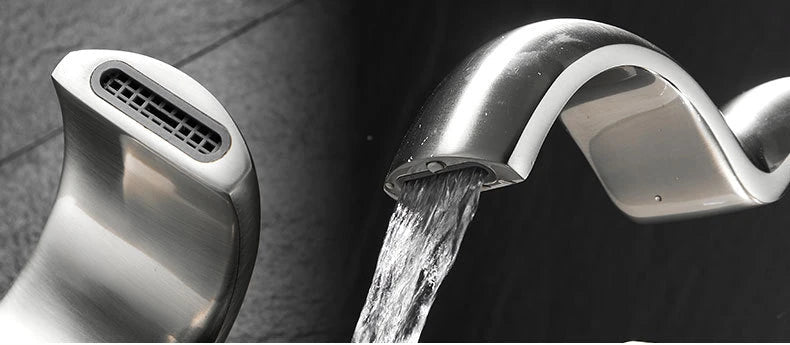 Brass Bathroom Waterfall Faucet Hot Cold Basin Sink Tap Creative Heart-shaped Bath Vanity Mixer Faucets torneira pia banheiro Innova Techno